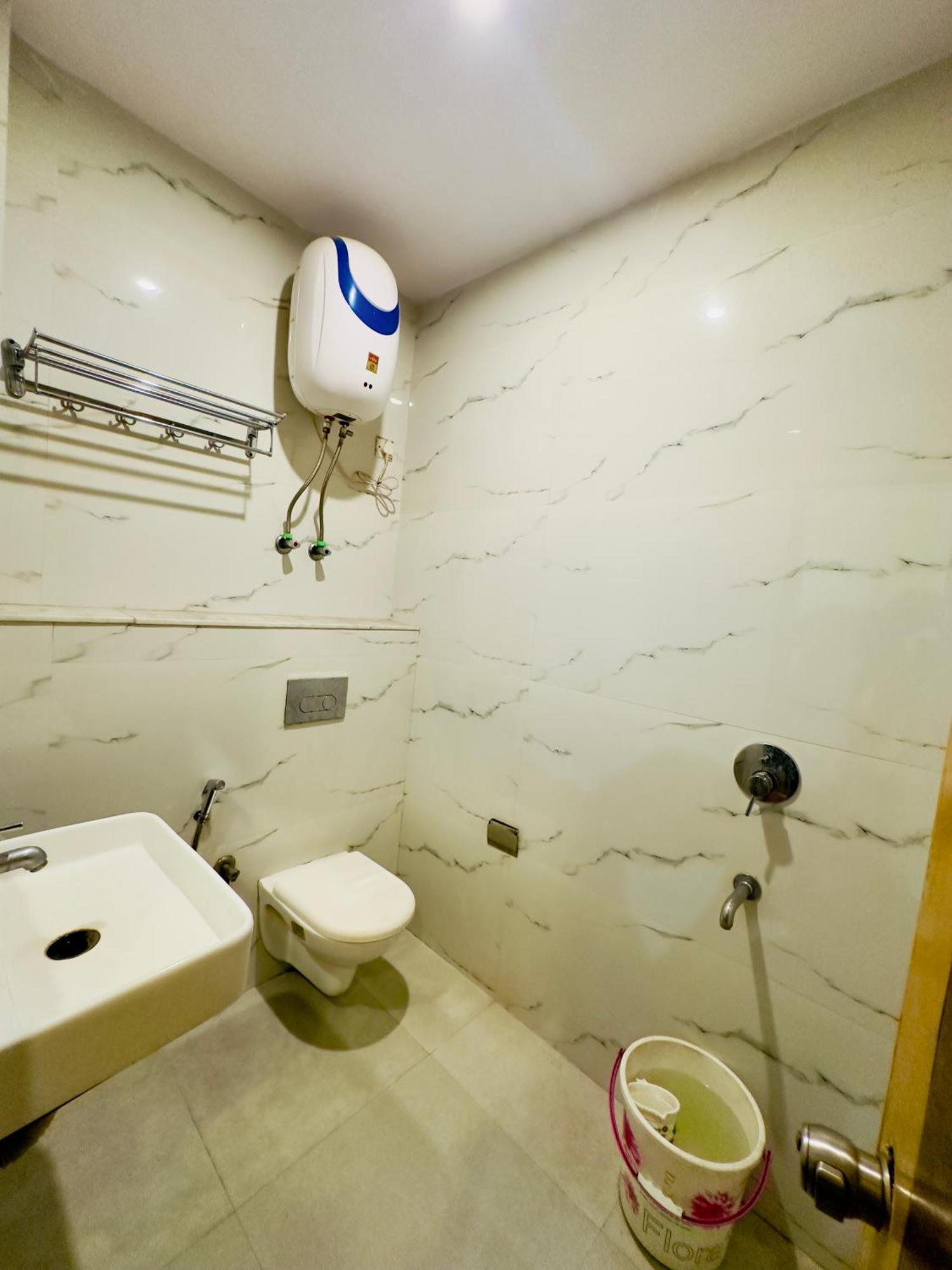 Hotel Bramhaputra Near New Delhi Railway Station Exterior photo