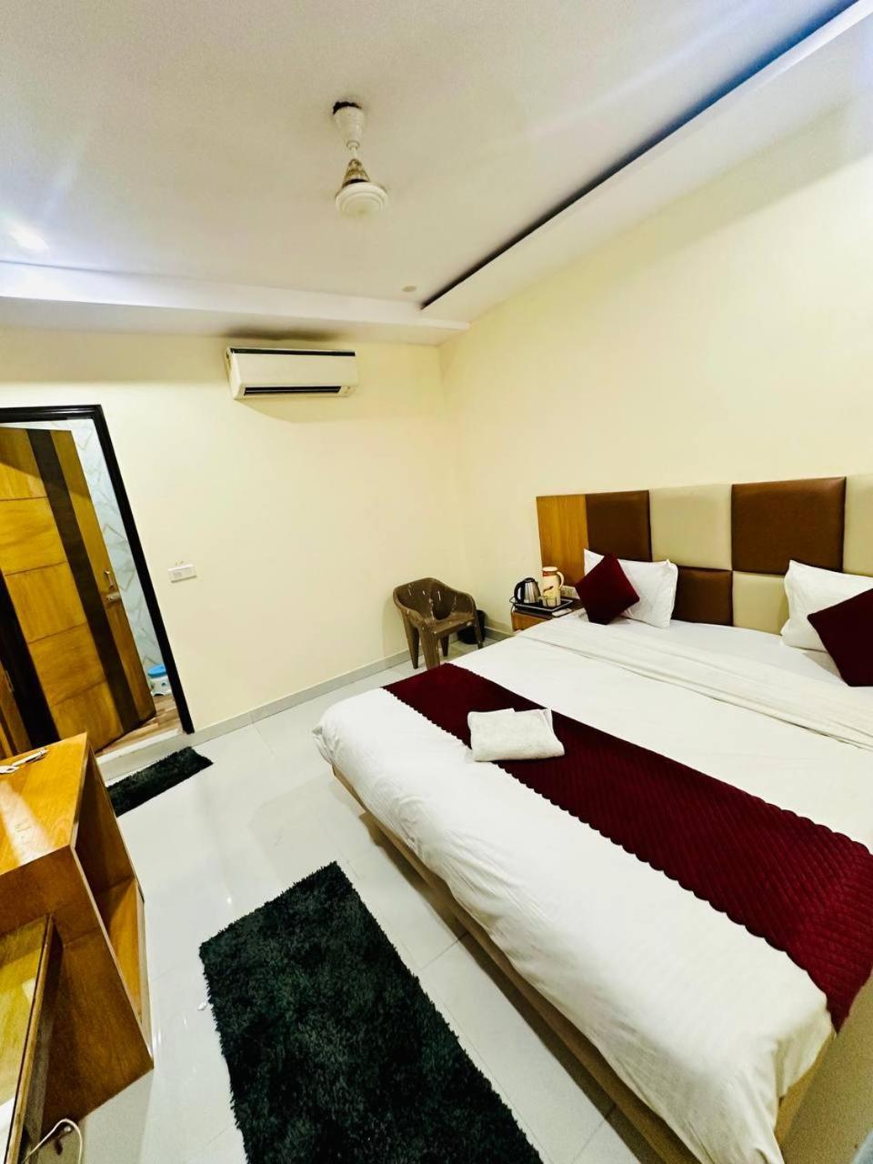 Hotel Bramhaputra Near New Delhi Railway Station Exterior photo